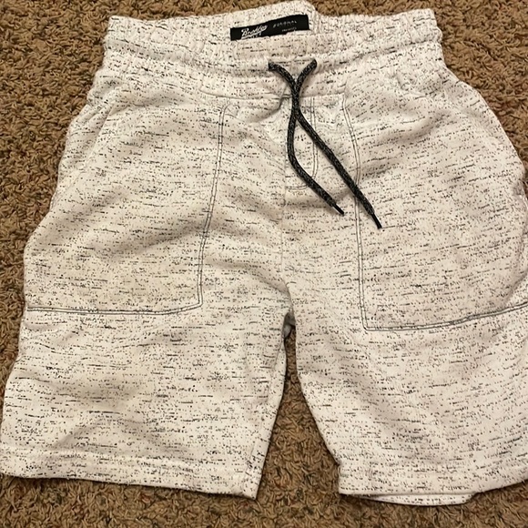 White Jogger shorts - Picture 1 of 2